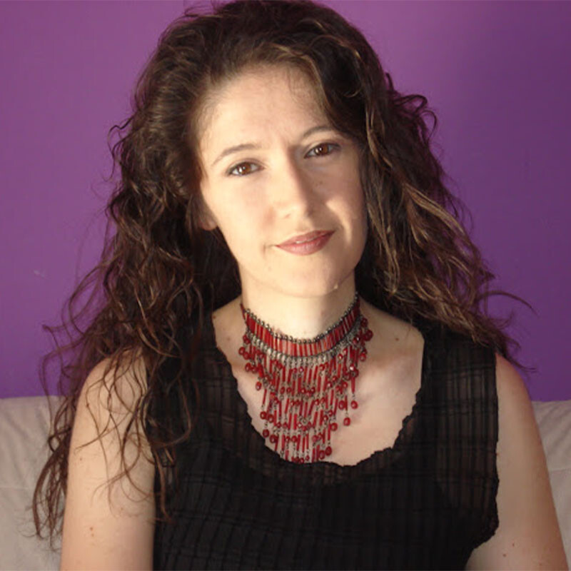 Nur Eda Kasap Süslü