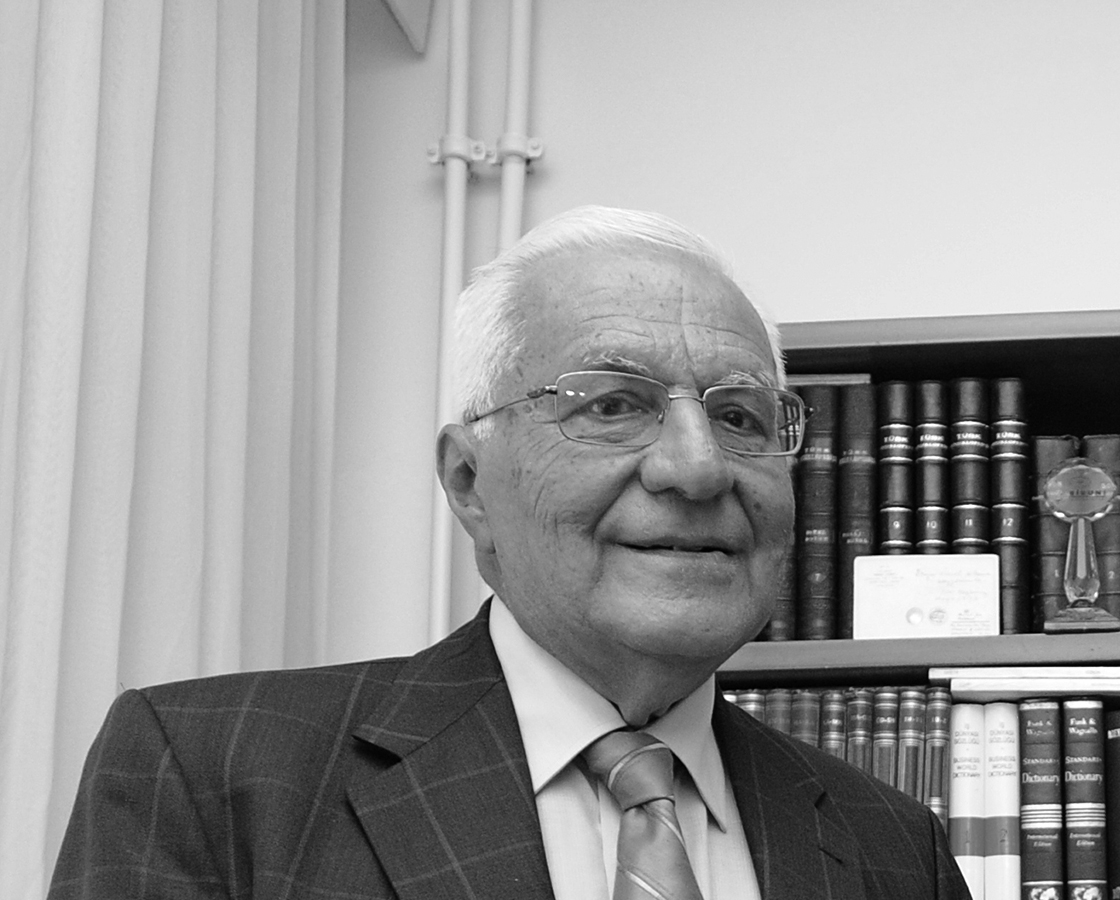 Prof. Dr. Özcan Köknel